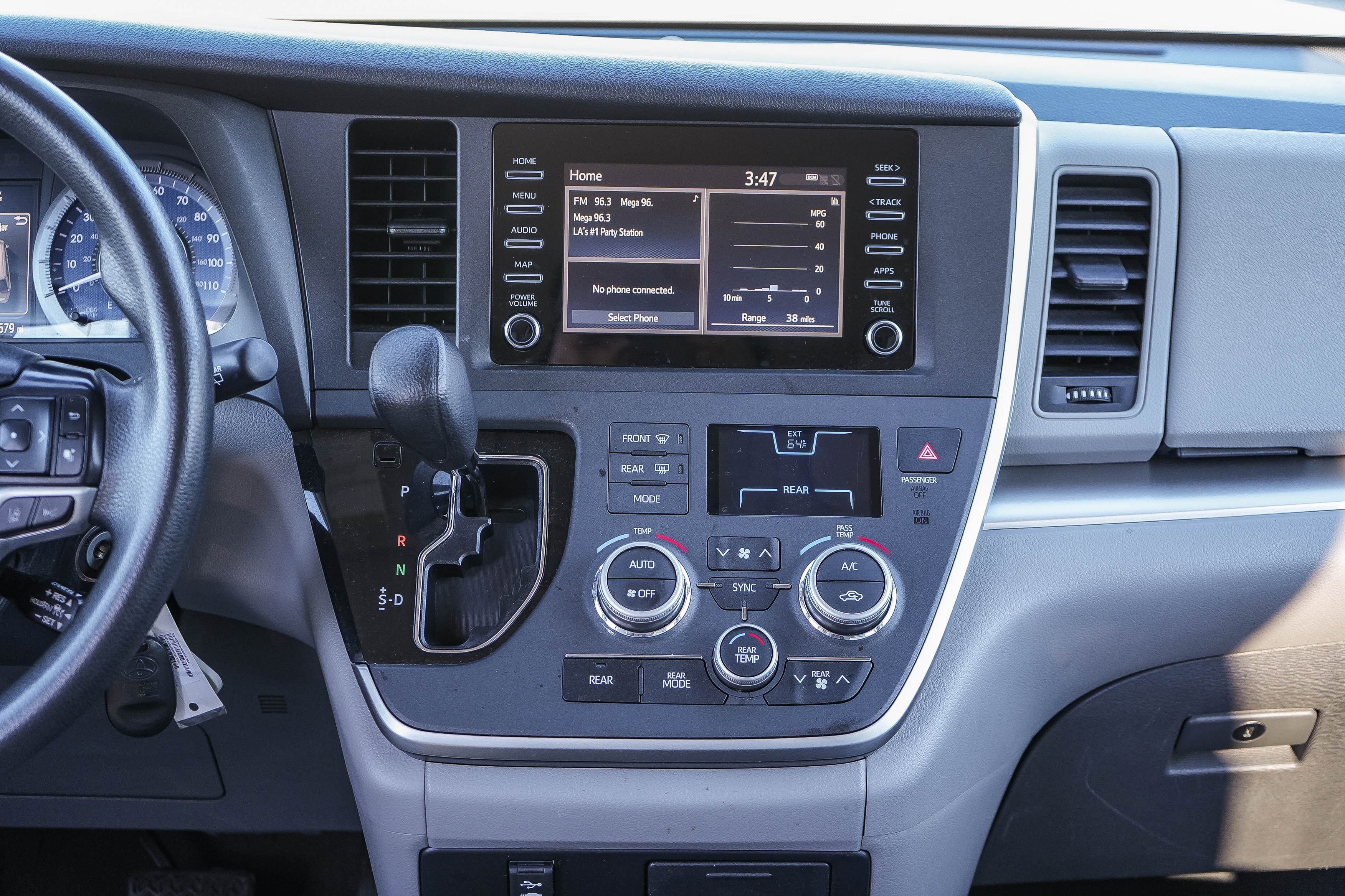 Used 2020 Toyota Sienna L image 14