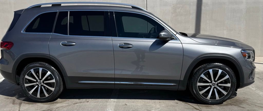 Used 2021 Mercedes-Benz GLB 250 image 3
