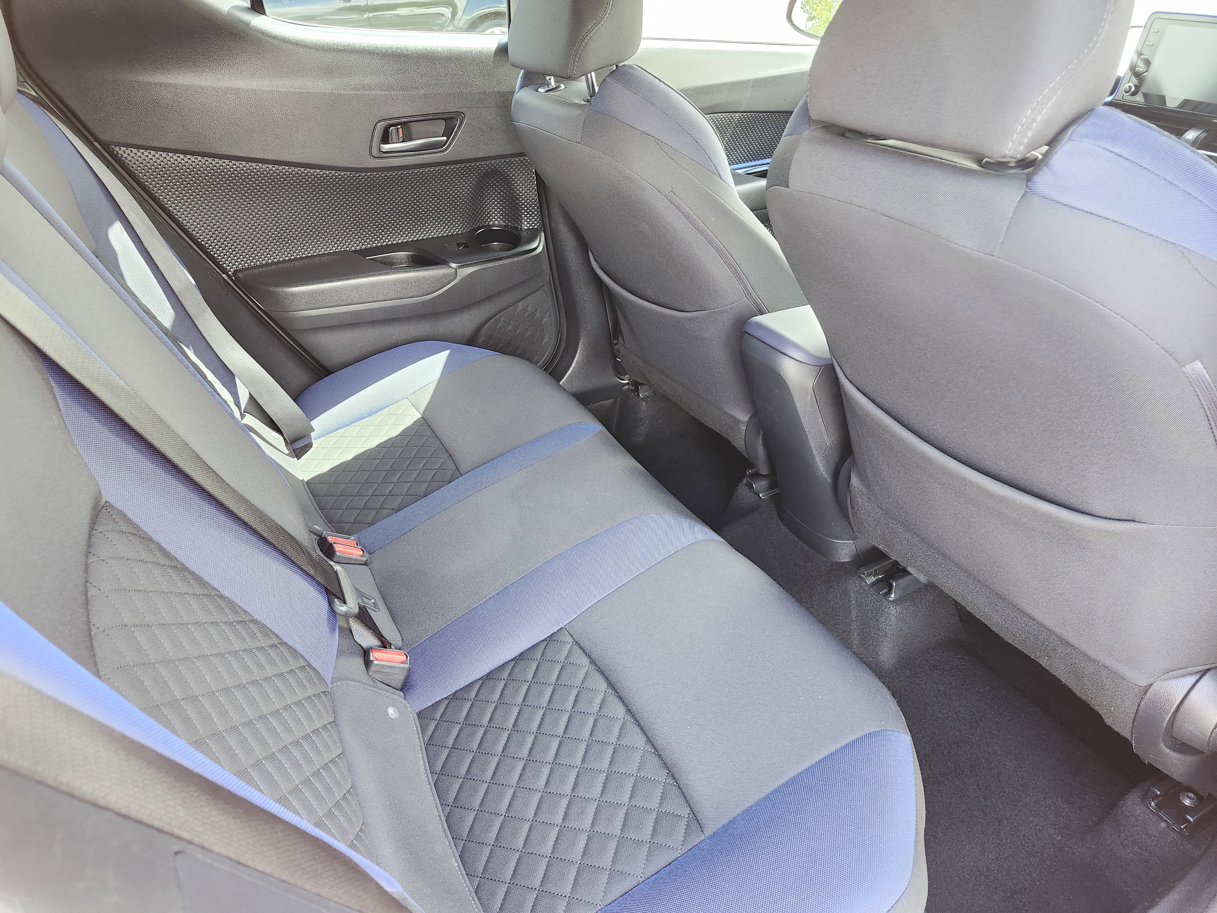 Used 2021 Toyota C-HR XLE FWD image 18