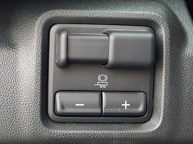 Used 2025 Chevrolet Silverado EV RST AWD/4WD image 11