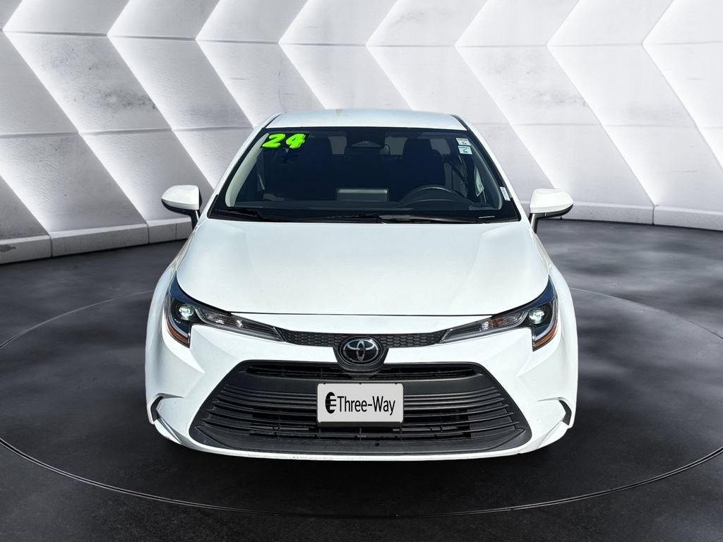 Used 2024 Toyota Corolla LE FWD image 8