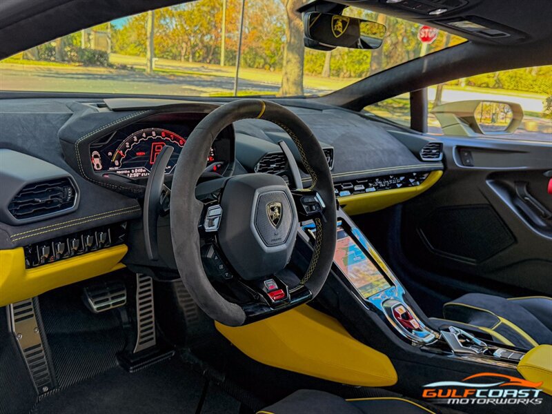 Used 2023 Lamborghini Huracan Tecnica RWD image 12