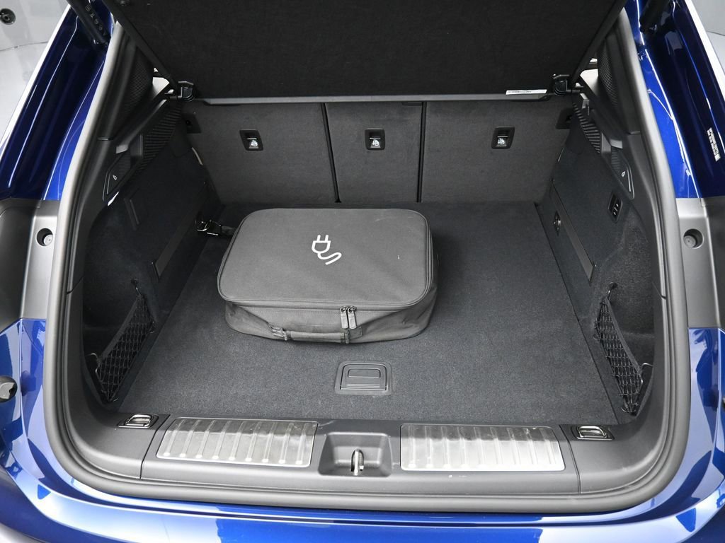 Certified 2025 Porsche Macan 4S Electric image 33