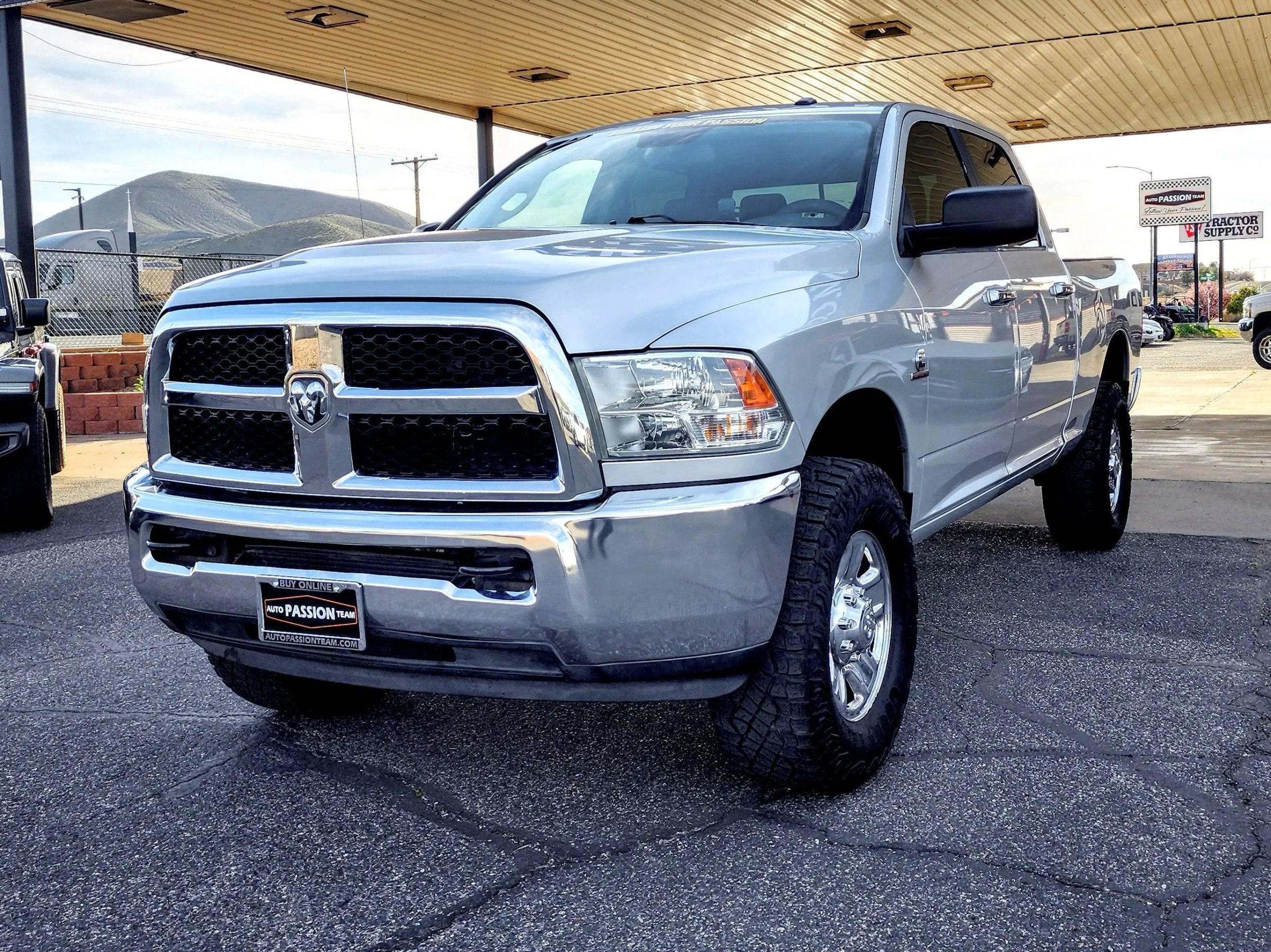Used 2016 RAM 2500 SLT AWD/4WD image 1