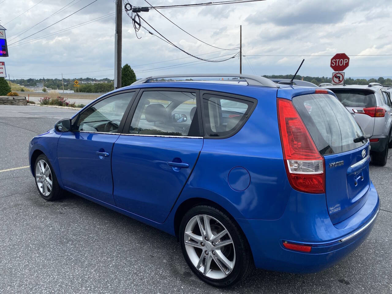 Used 2011 Hyundai Elantra image 7