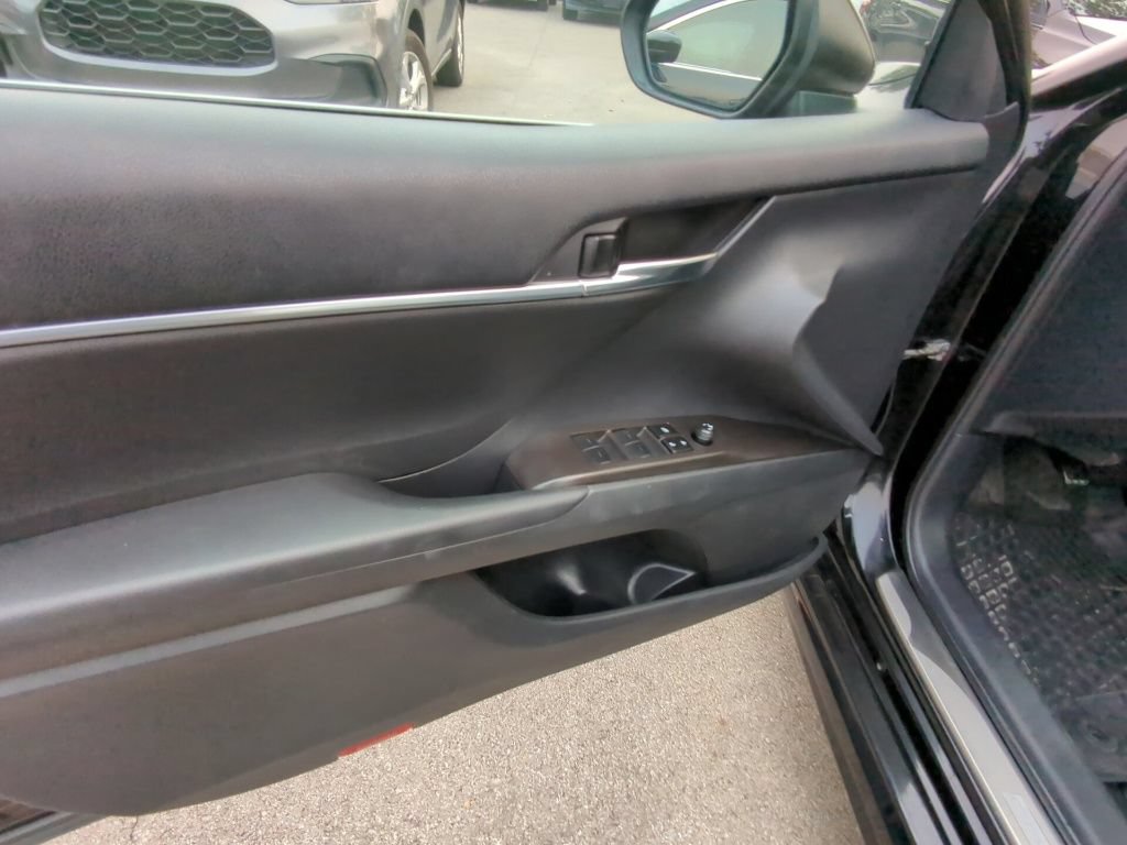 Used 2024 Toyota Camry SE FWD image 8
