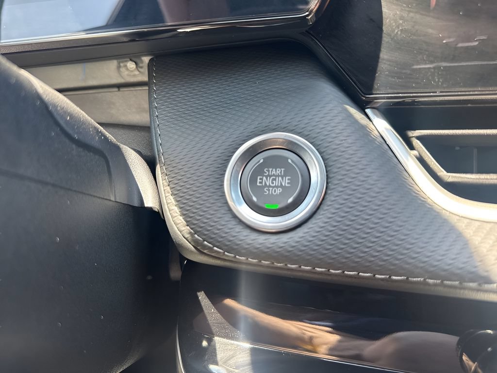 Used 2026 Chevrolet Equinox LT FWD image 22