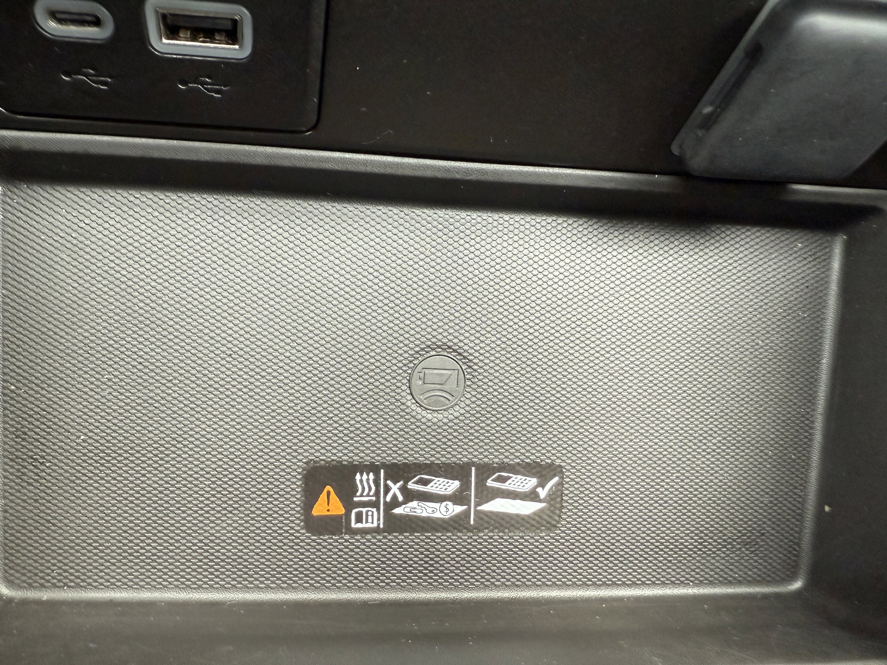 Used 2024 GMC Yukon XL Denali w/ Advanced Technology Package image 42