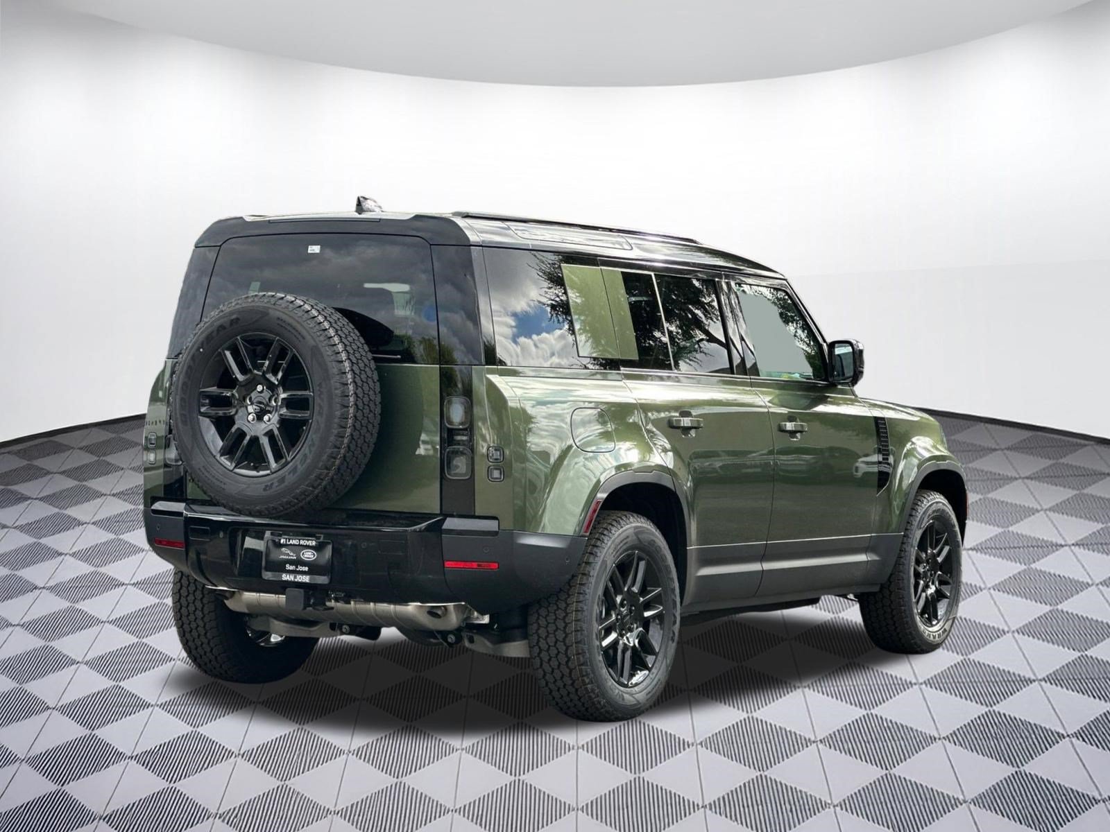 New 2026 Land Rover Defender 110 S AWD/4WD image 9