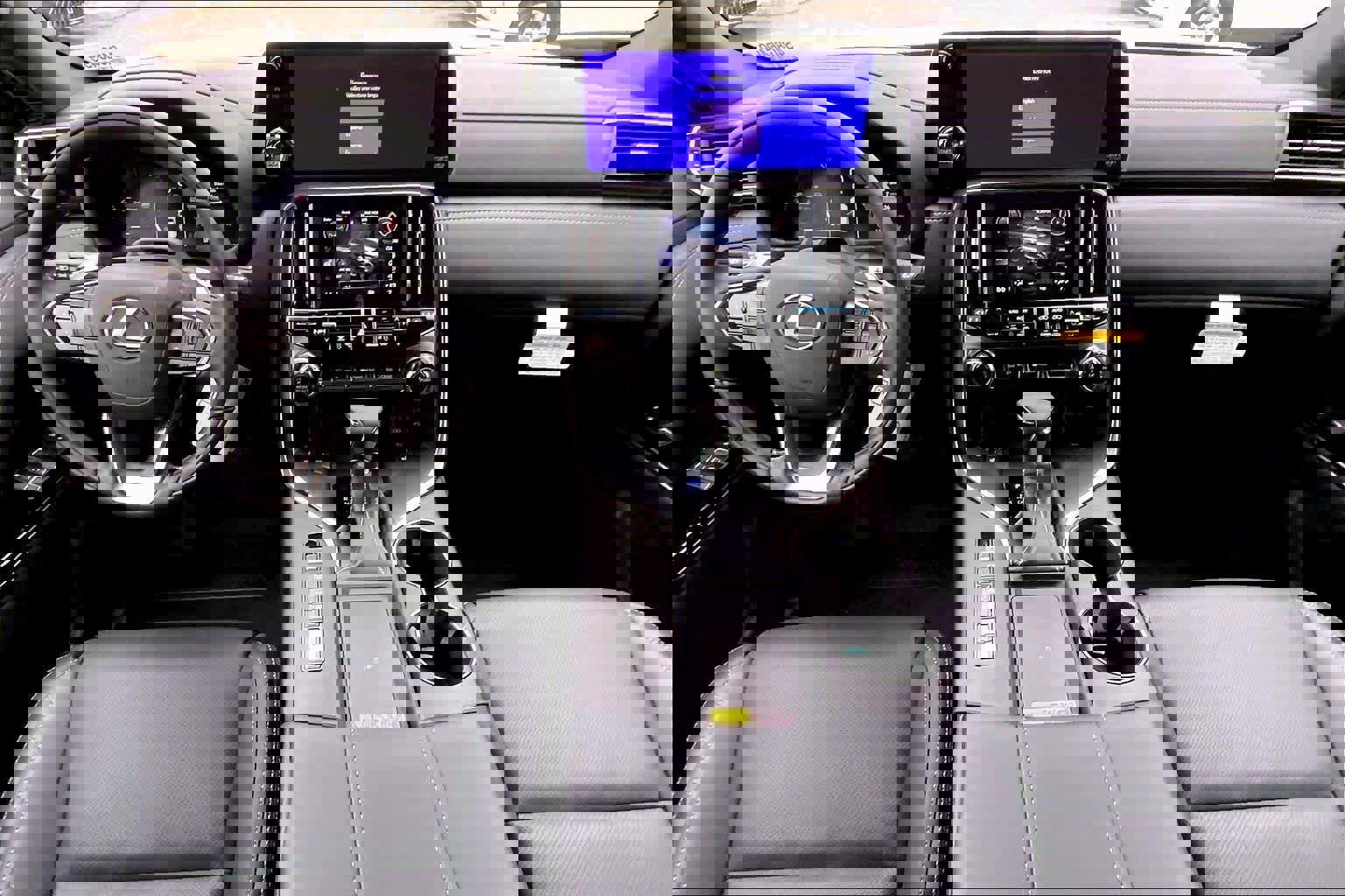 New 2025 Lexus LX 600 4WD w/ Luxury Package image 5