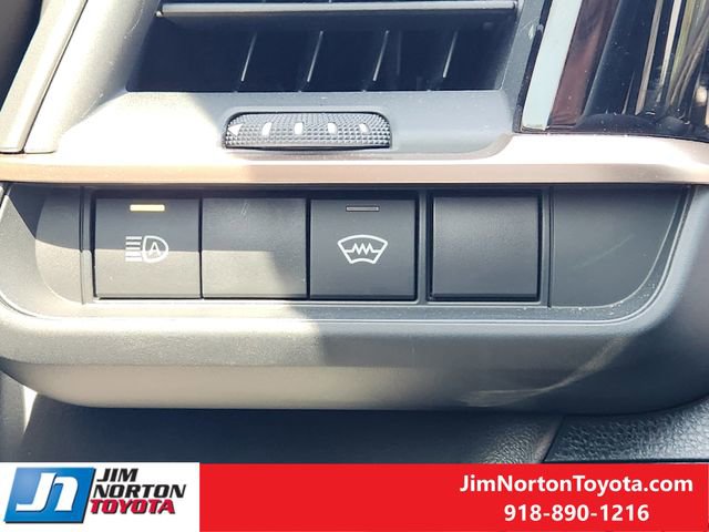Used 2026 Toyota Crown AWD/4WD image 23