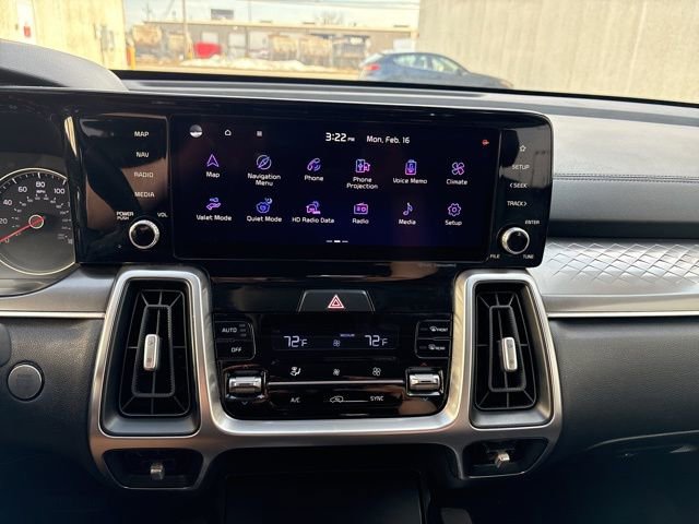 Certified 2022 Kia Sorento S w/ Panoramic Sunroof Package image 14