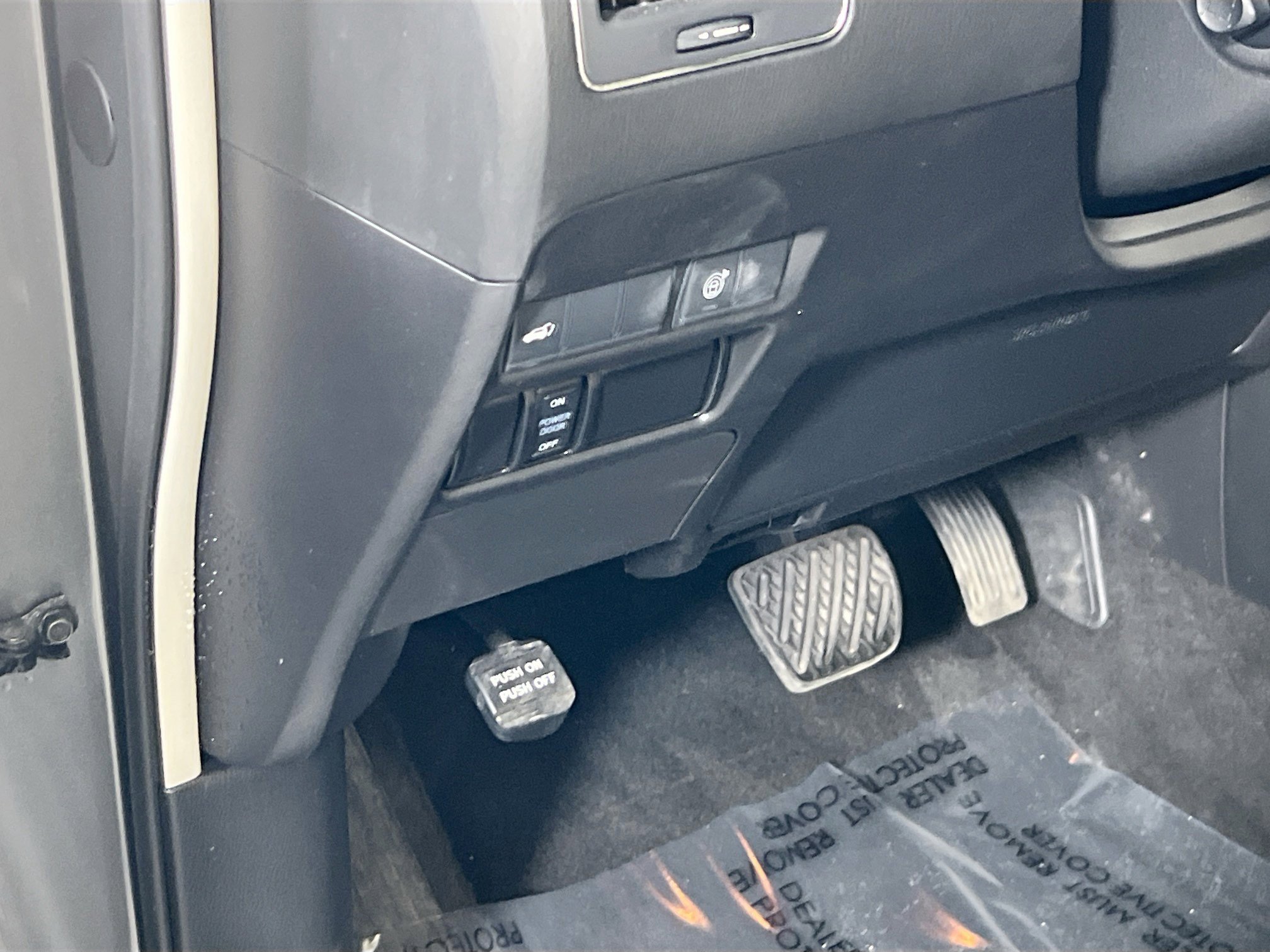 Used 2022 Nissan Armada SL w/ Captain's Chairs Package image 10