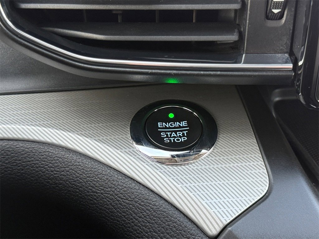 Used 2020 Ford Explorer XLT w/ Equipment Group 202A image 29