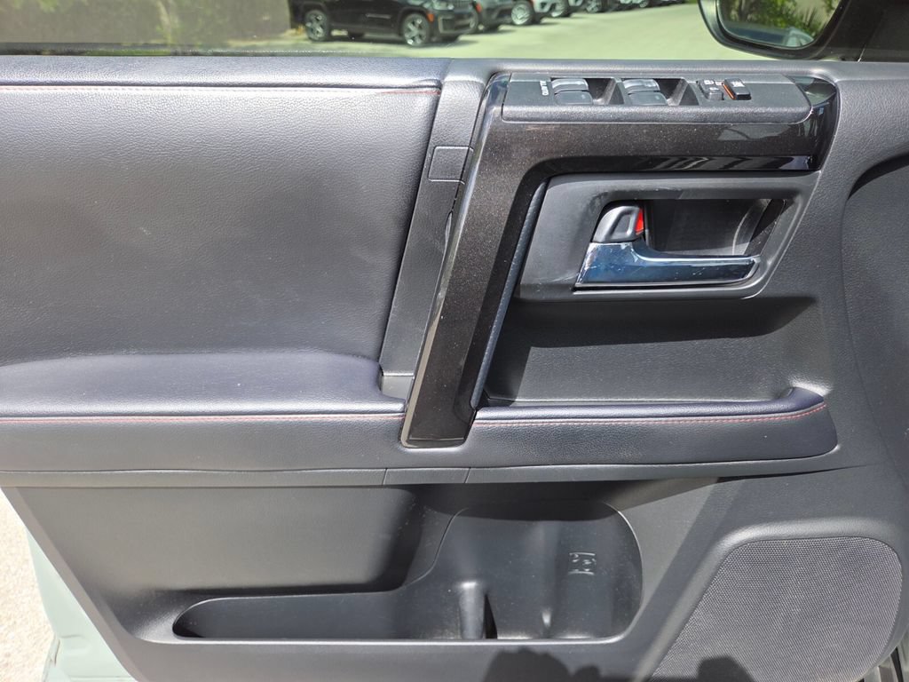 Used 2023 Toyota 4Runner TRD Off-Road Premium w/ Moonroof Package AWD/4WD image 27