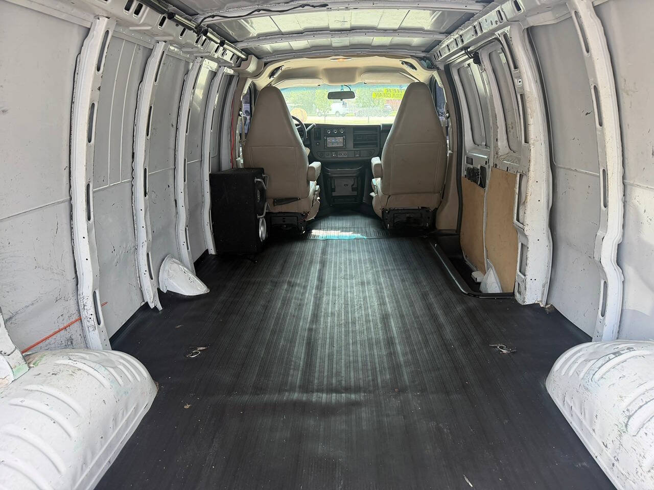 Used 2018 Chevrolet Express 2500 Extended RWD image 16