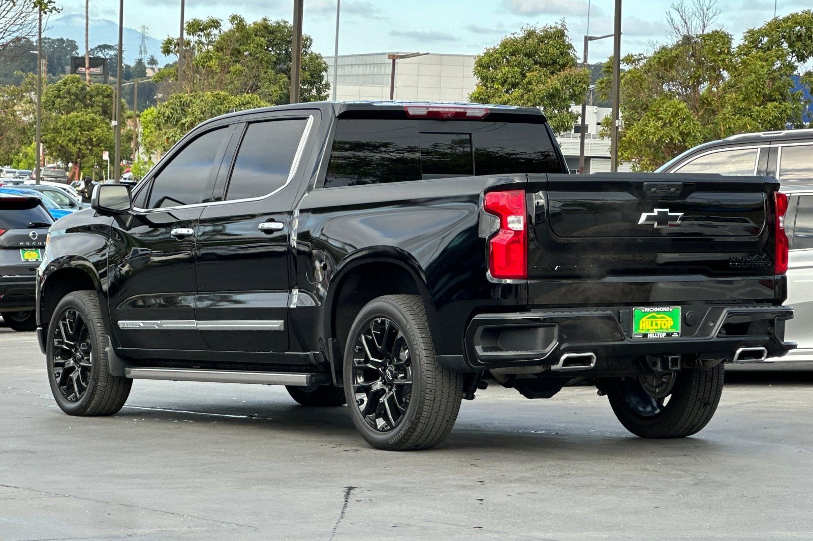 Used 2024 Chevrolet Silverado 1500 High Country w/ Technology Package image 7