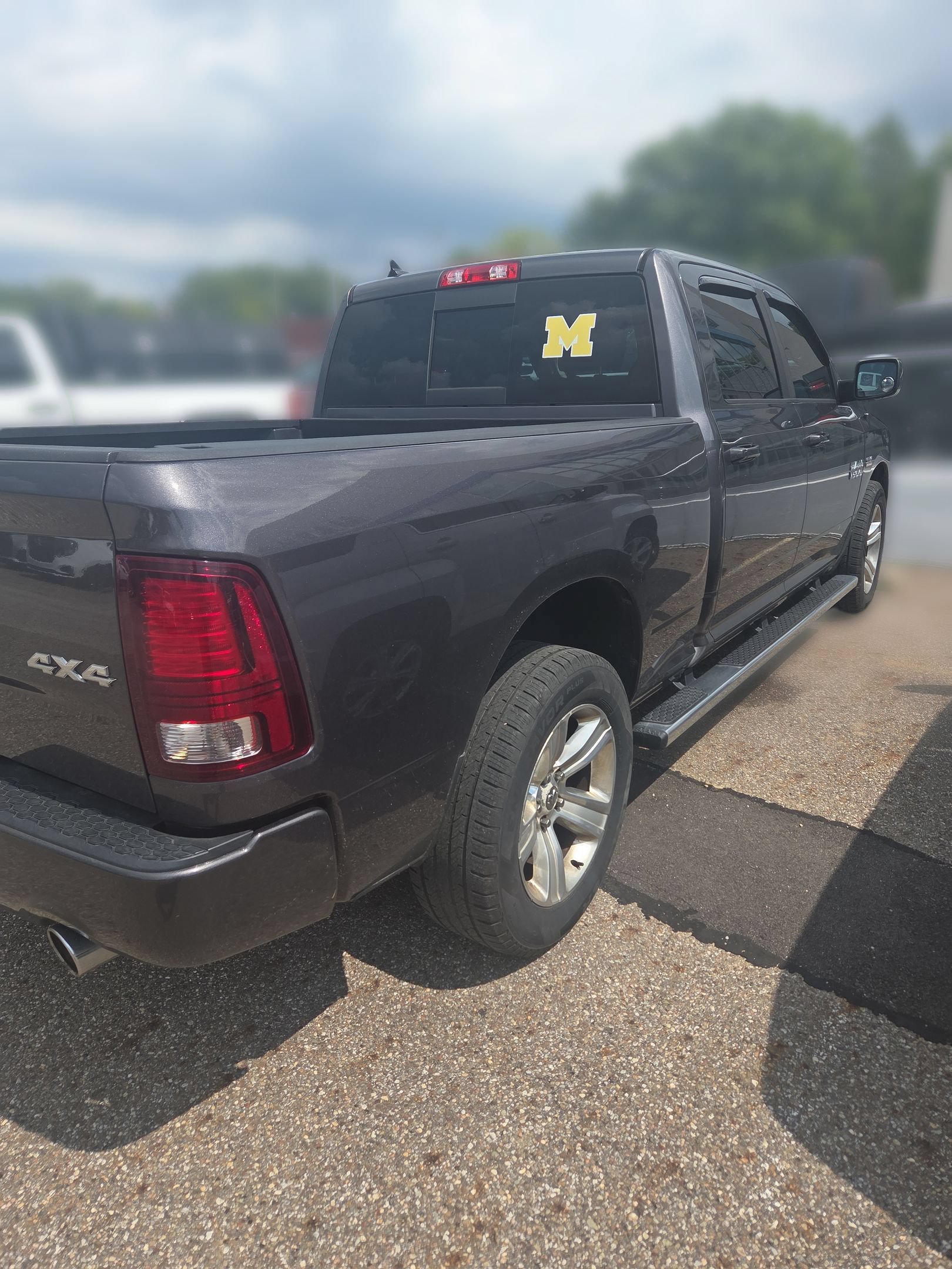 Used 2016 RAM 1500 Sport w/ Convenience Group AWD/4WD image 3