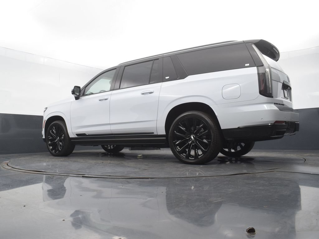 Certified 2026 Cadillac Escalade ESV Platinum Sport w/ LPO, ONYX Package AWD/4WD image 52