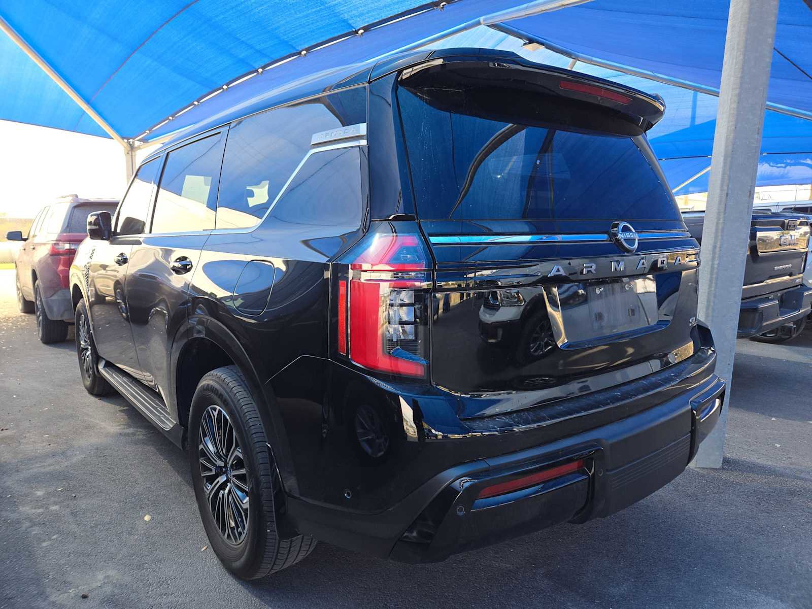 Used 2025 Nissan Armada SL w/ Captain's Chari Seat Package image 3