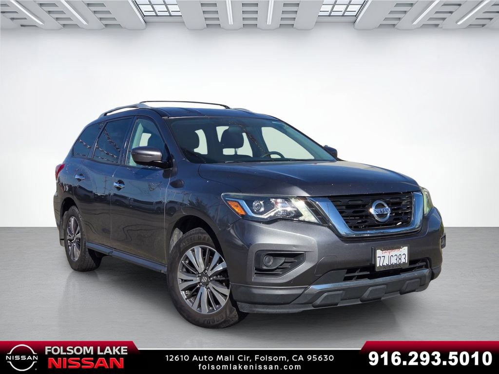 Used 2017 Nissan Pathfinder S FWD image 1