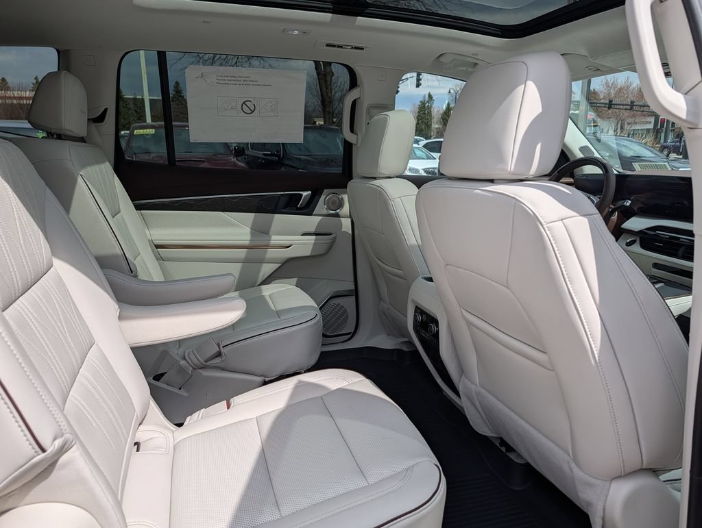 New 2026 Buick Enclave Avenir w/ Super Cruise Package AWD/4WD image 27