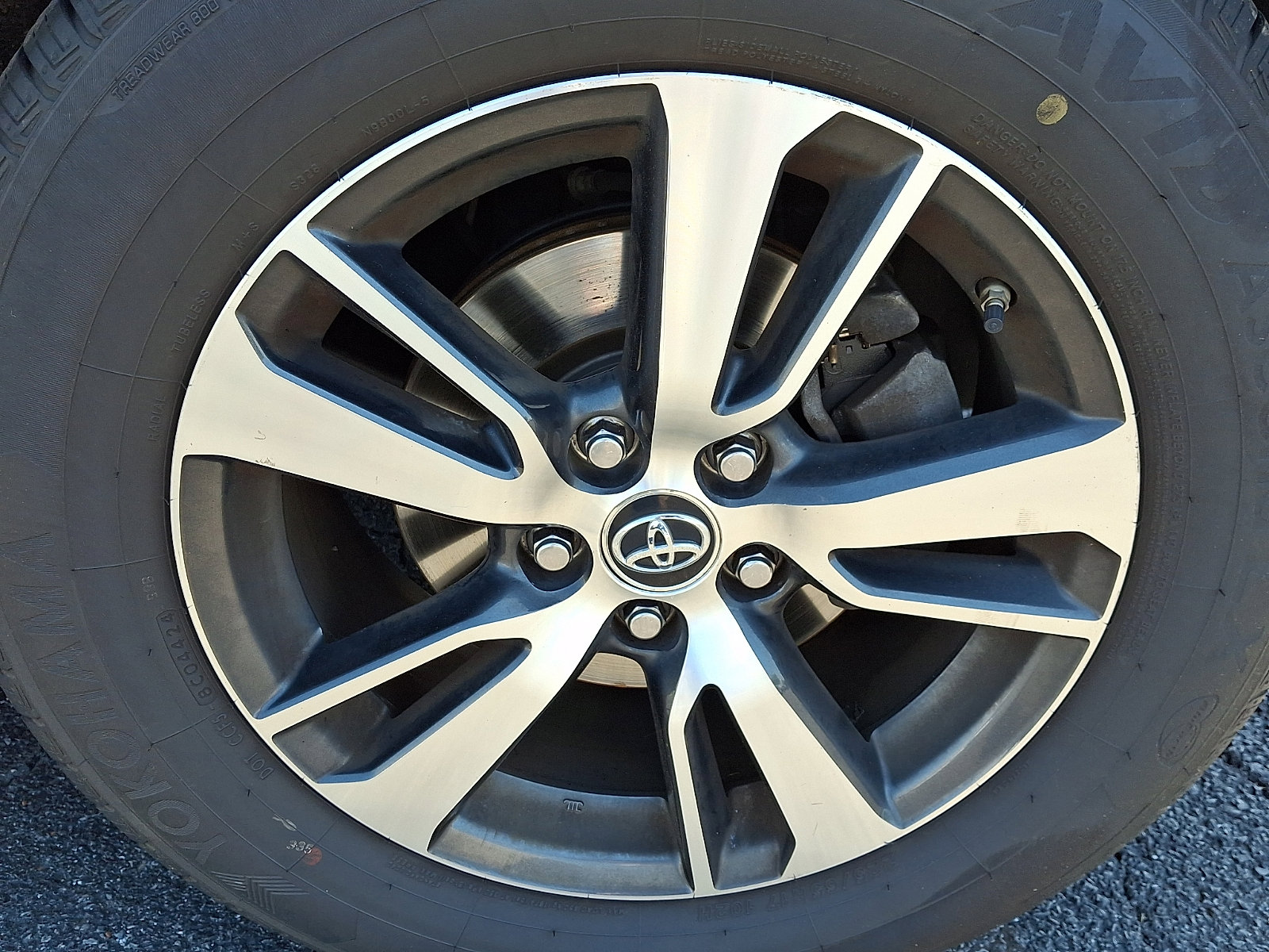 Used 2018 Toyota RAV4 XLE AWD/4WD image 8