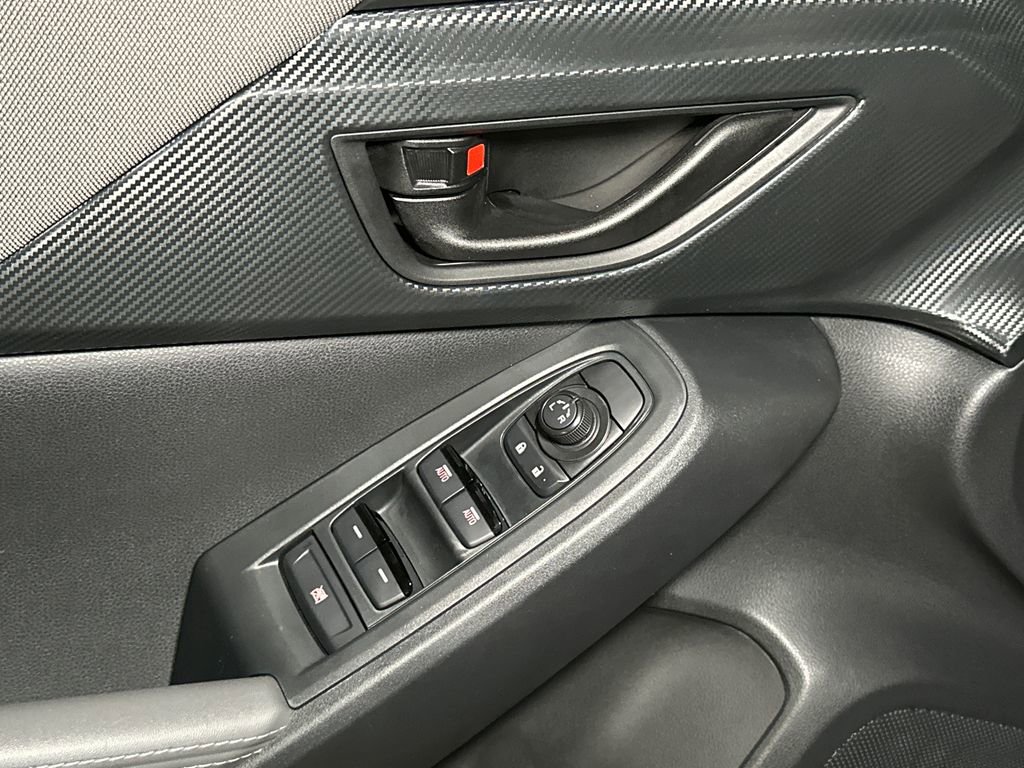 Used 2025 Subaru Crosstrek 2.0i Premium image 17