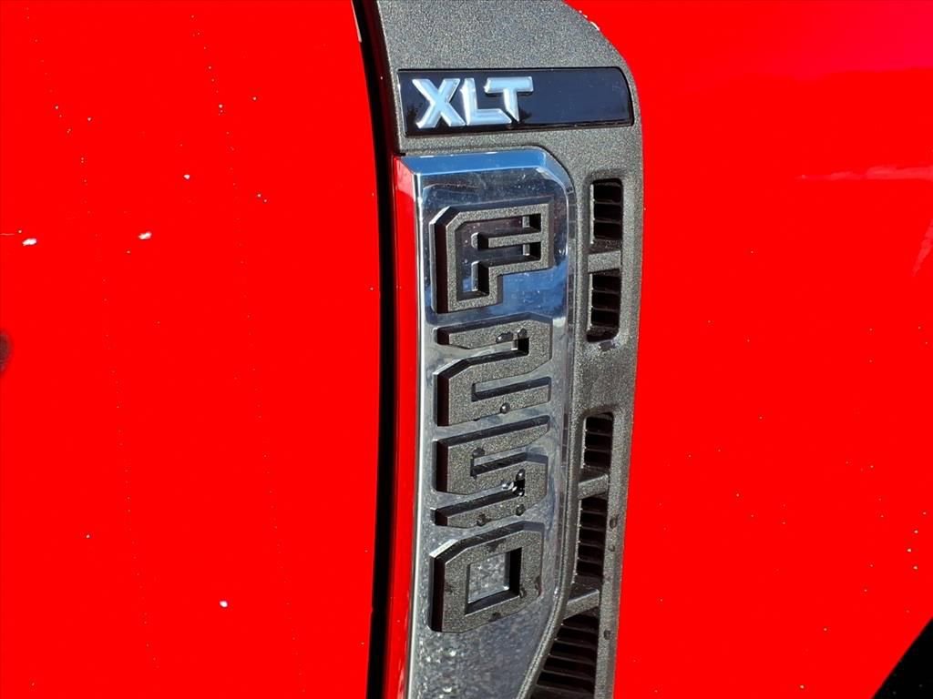 New 2026 Ford F250 XLT w/ FX4 Off-Road Package image 11
