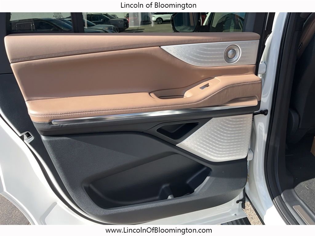 New 2025 Lincoln Navigator L Black Label AWD/4WD image 35