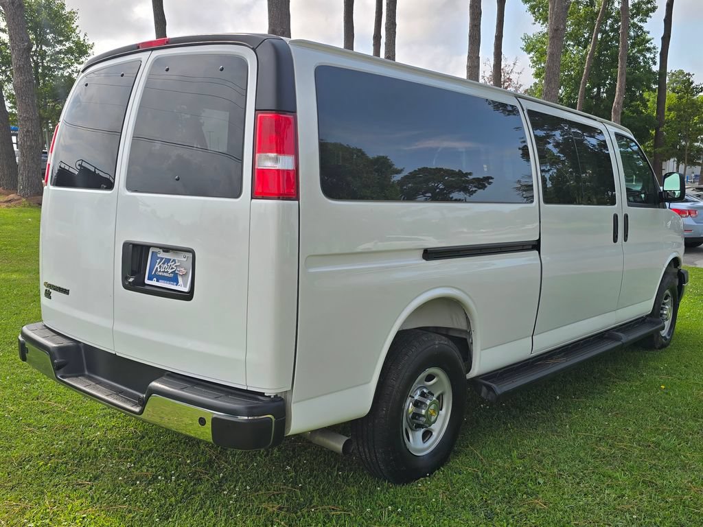 Used 2025 Chevrolet Express 3500 LT w/ LT Preferred Equipment Group RWD image 5