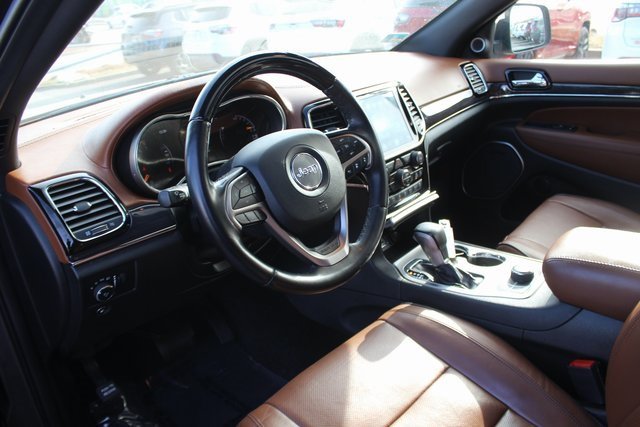 Used 2020 Jeep Grand Cherokee Overland image 3