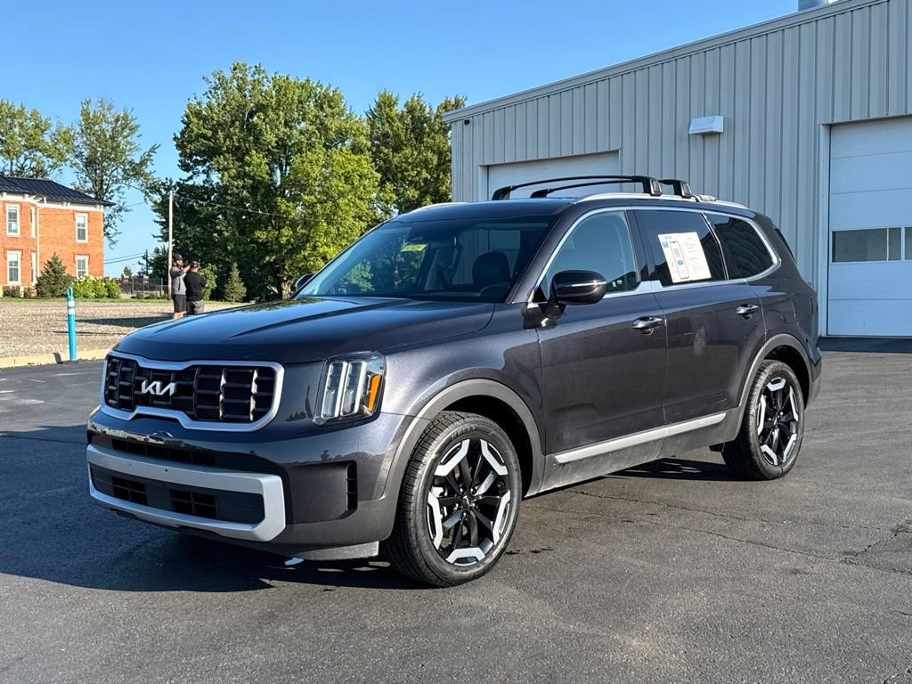 Used 2025 Kia Telluride S AWD/4WD image 3