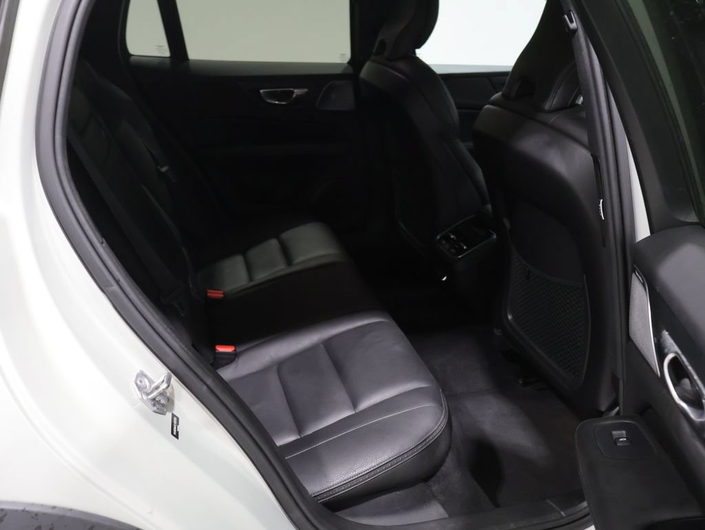 Used 2020 Volvo V60 T5 Cross Country AWD/4WD image 18