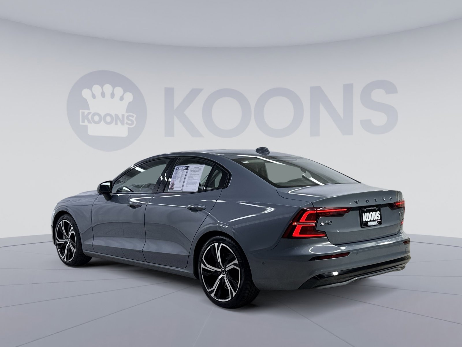 Used 2024 Volvo S60 B5 Plus image 10