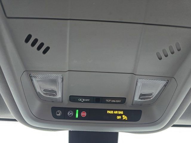 Used 2024 GMC Terrain SLE w/ Driver Convenience Package image 34