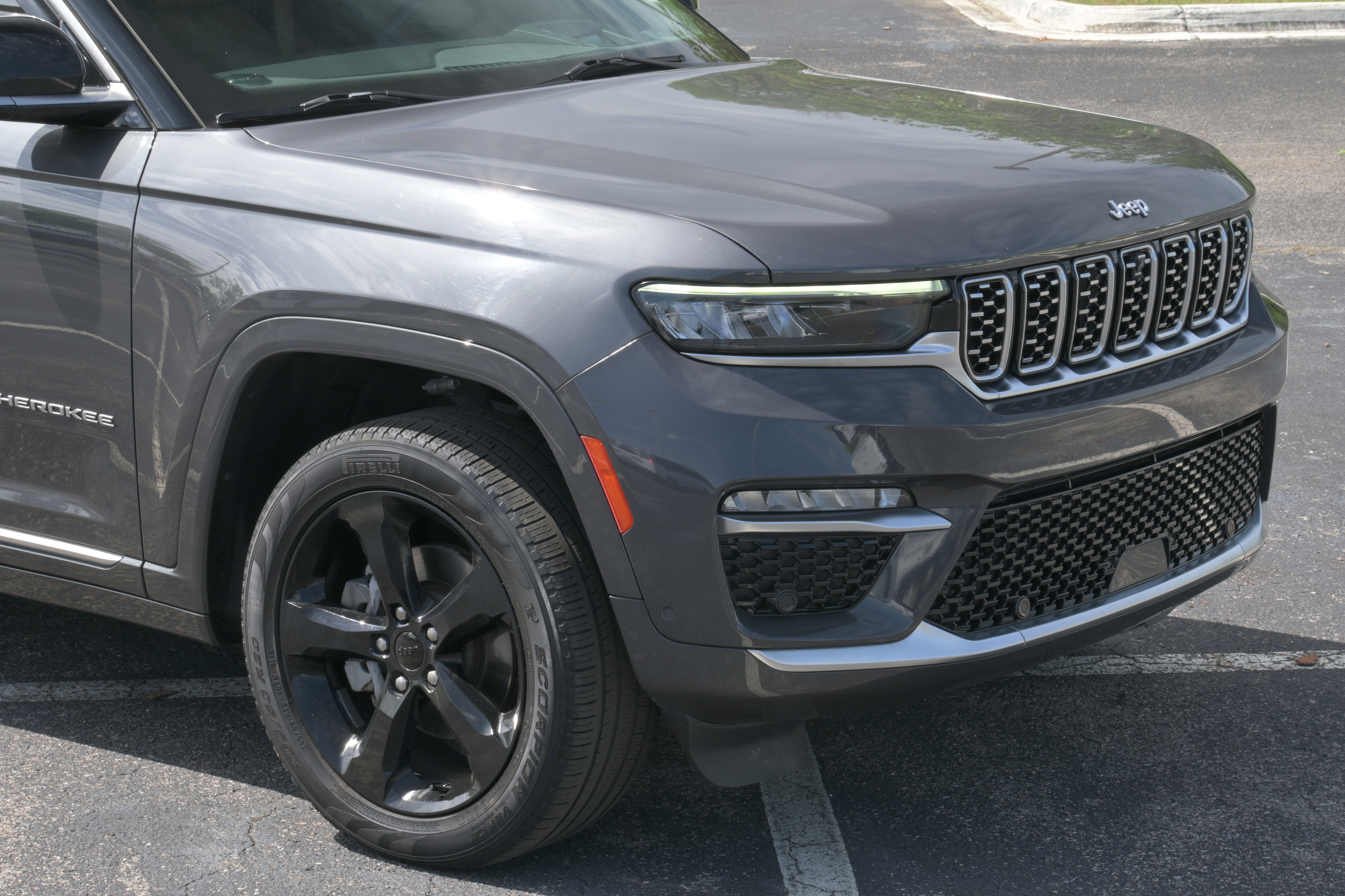 Used 2023 Jeep Grand Cherokee Summit w/ Adv Protech Group IV RWD image 35