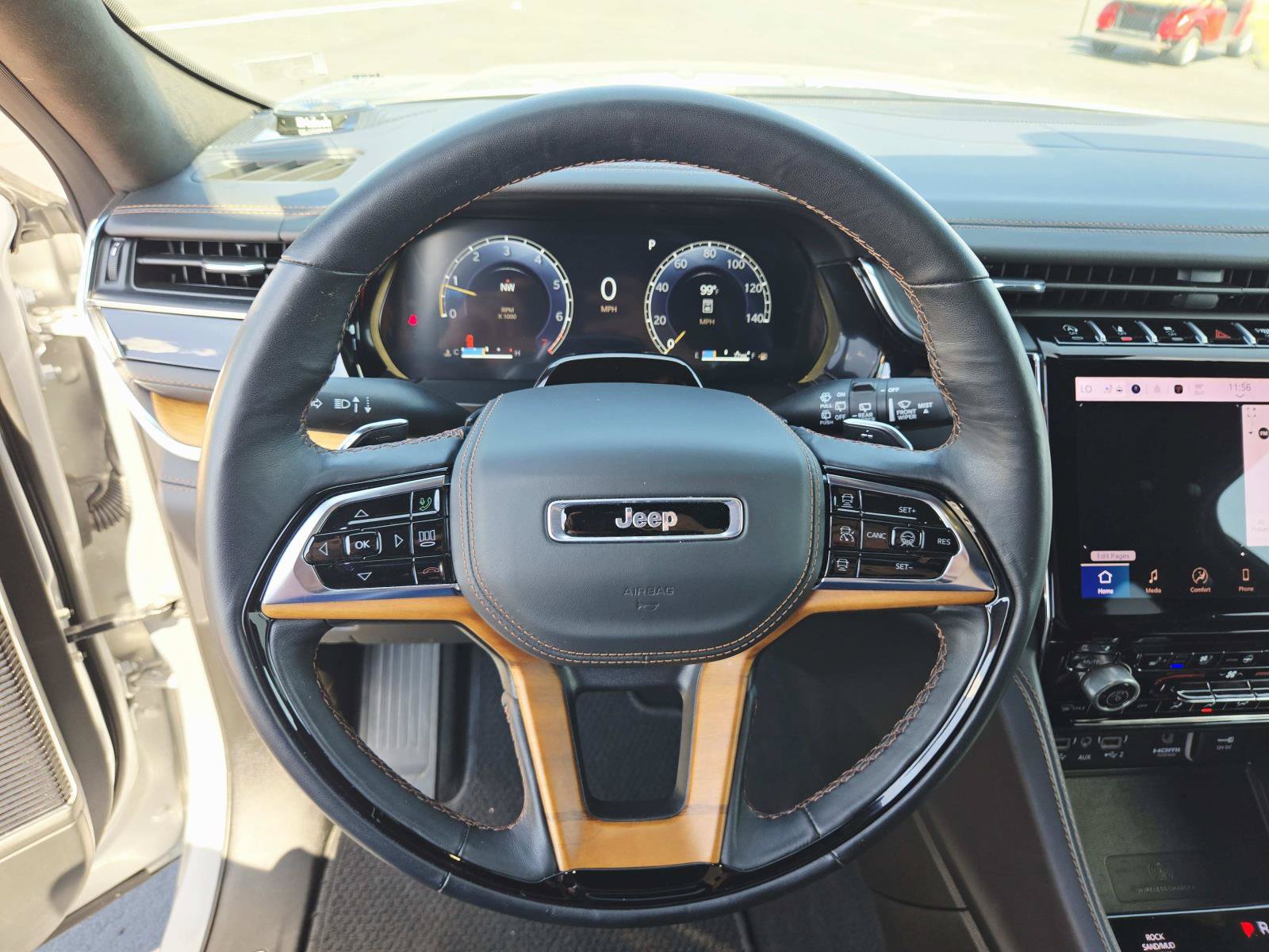 Used 2025 Jeep Grand Cherokee L Summit AWD/4WD image 23