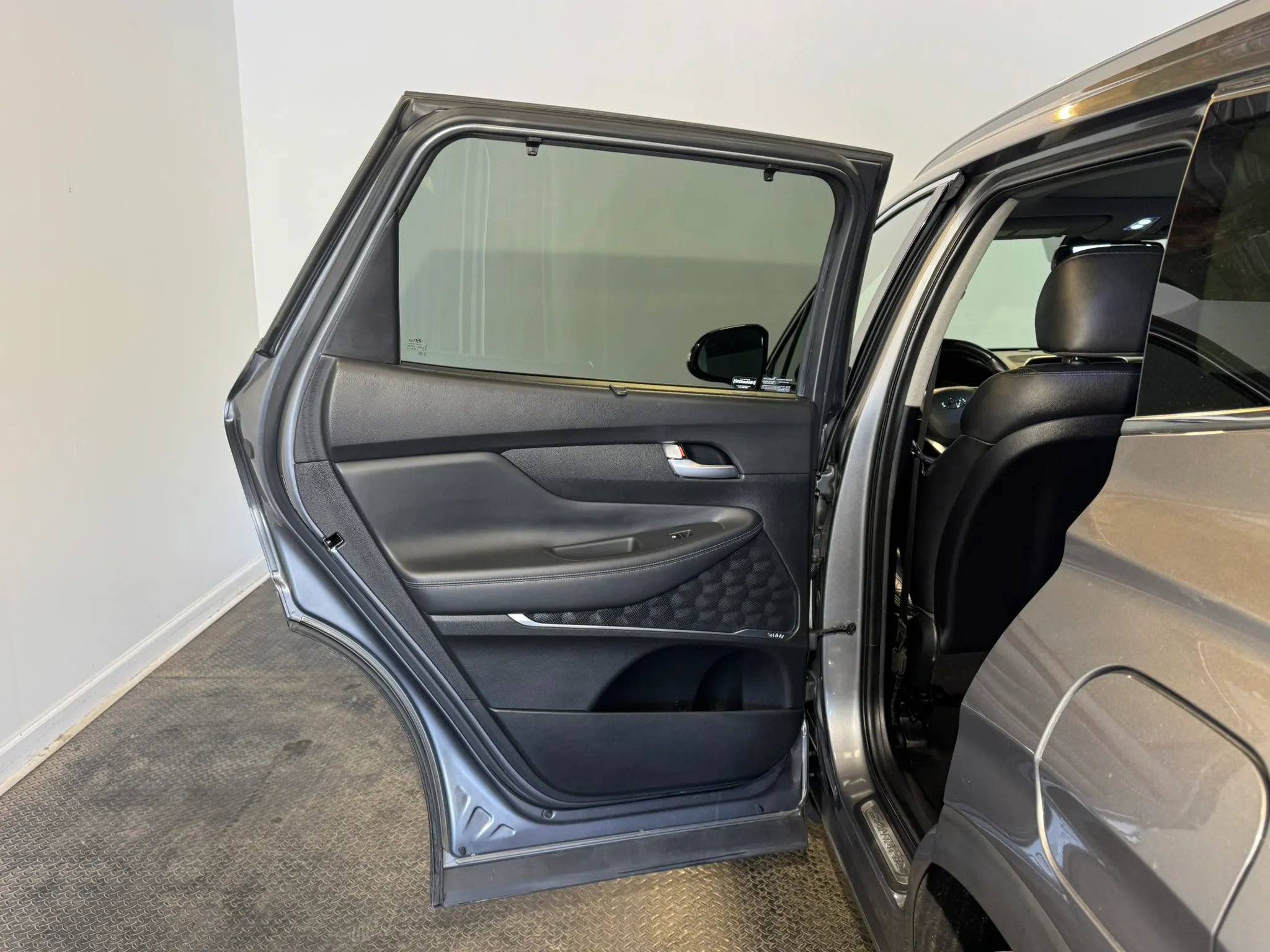 Used 2019 Hyundai Santa Fe Limited AWD/4WD image 25