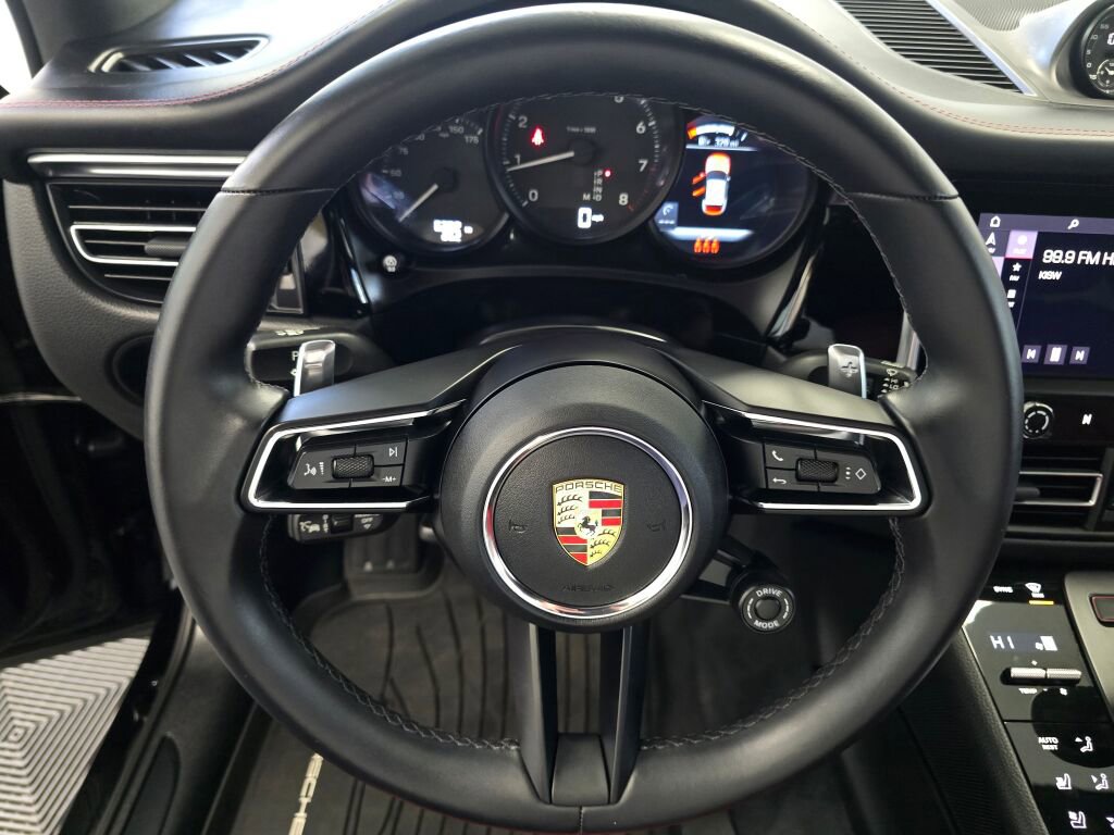 Certified 2024 Porsche Macan image 15