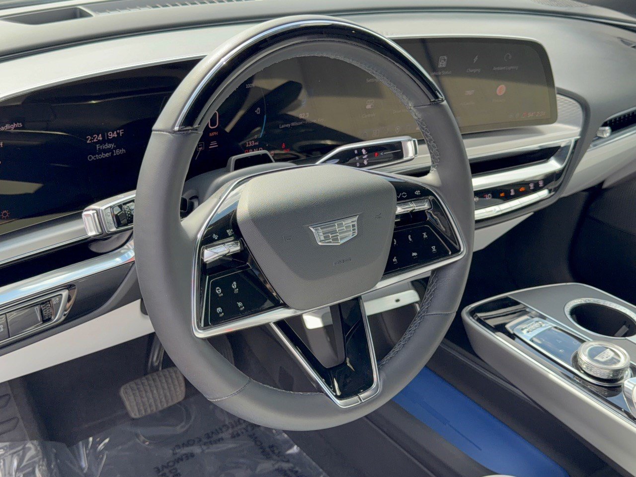 Used 2024 Cadillac Lyriq Luxury RWD image 10