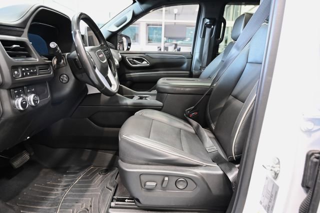 Used 2022 GMC Yukon XL SLT w/ SLT Premium Package AWD/4WD image 9