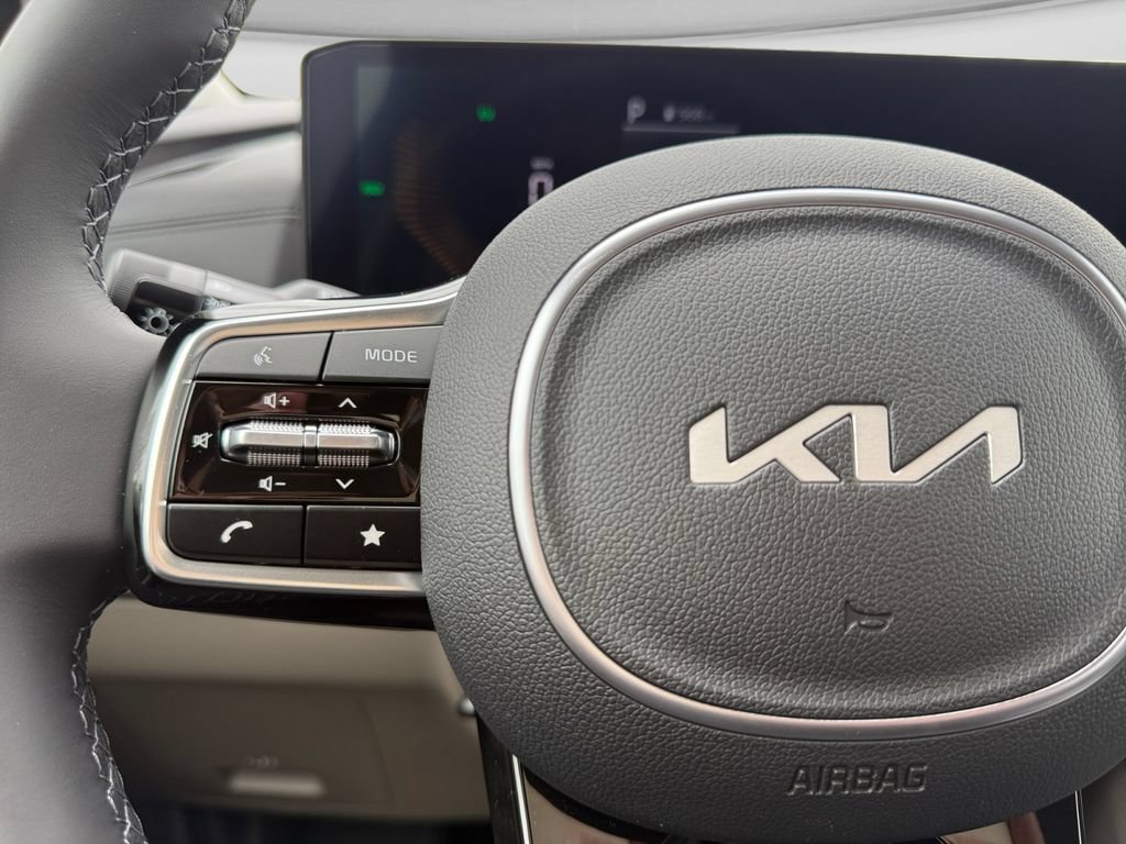 New 2026 Kia Carnival EX FWD image 25