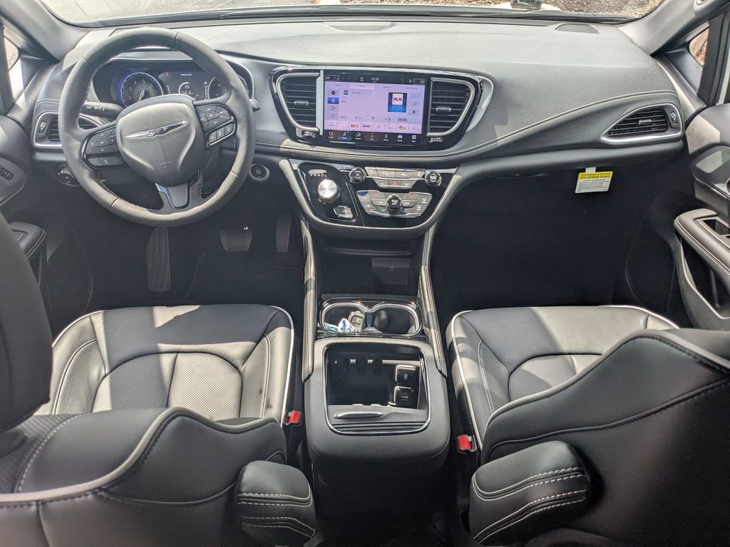 New 2026 Chrysler Pacifica Limited w/ S Appearance Package FWD image 15
