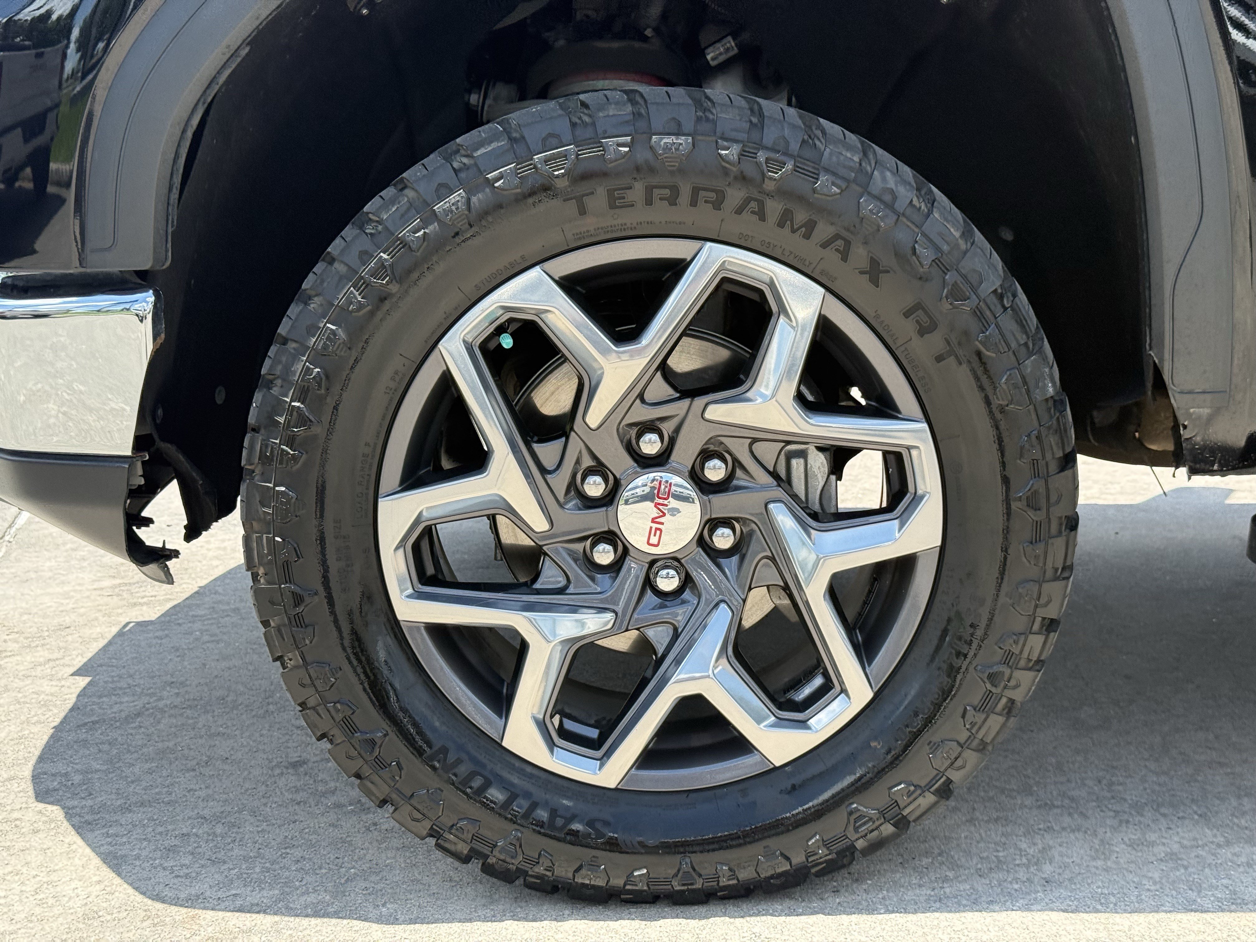Used 2024 GMC Sierra 1500 SLT AWD/4WD image 12