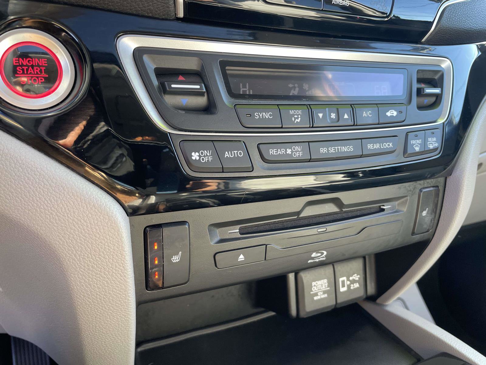 Certified 2022 Honda Pilot Touring image 15