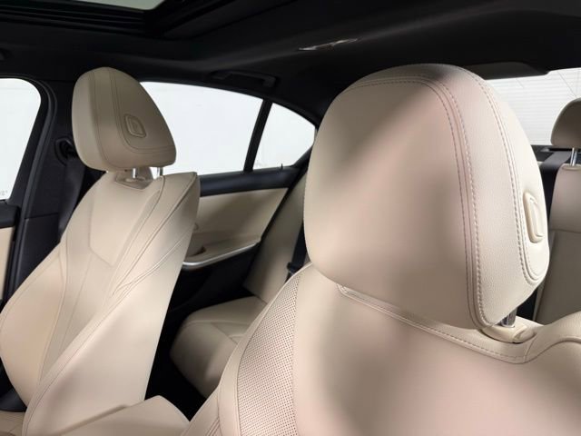 Used 2023 BMW 330i Sedan w/ Premium Package image 13