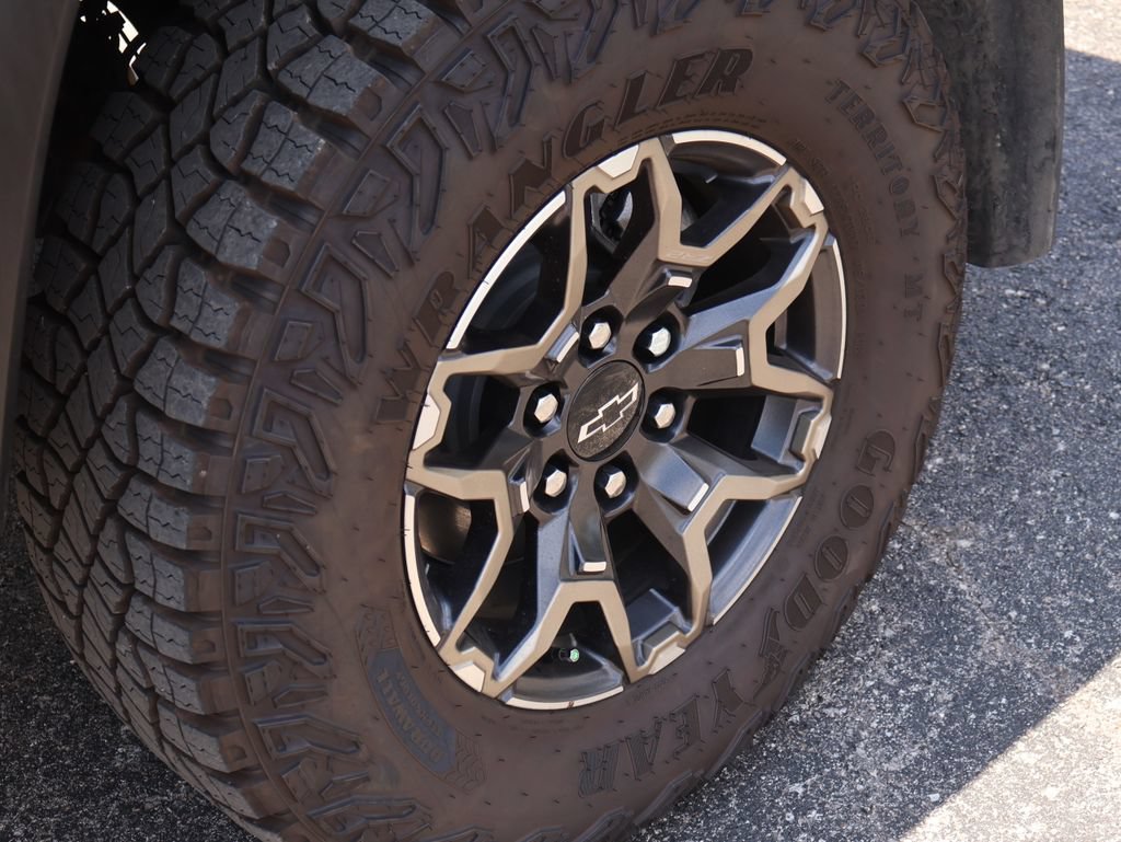 Certified 2024 Chevrolet Colorado ZR2 w/ Technology Package AWD/4WD image 45