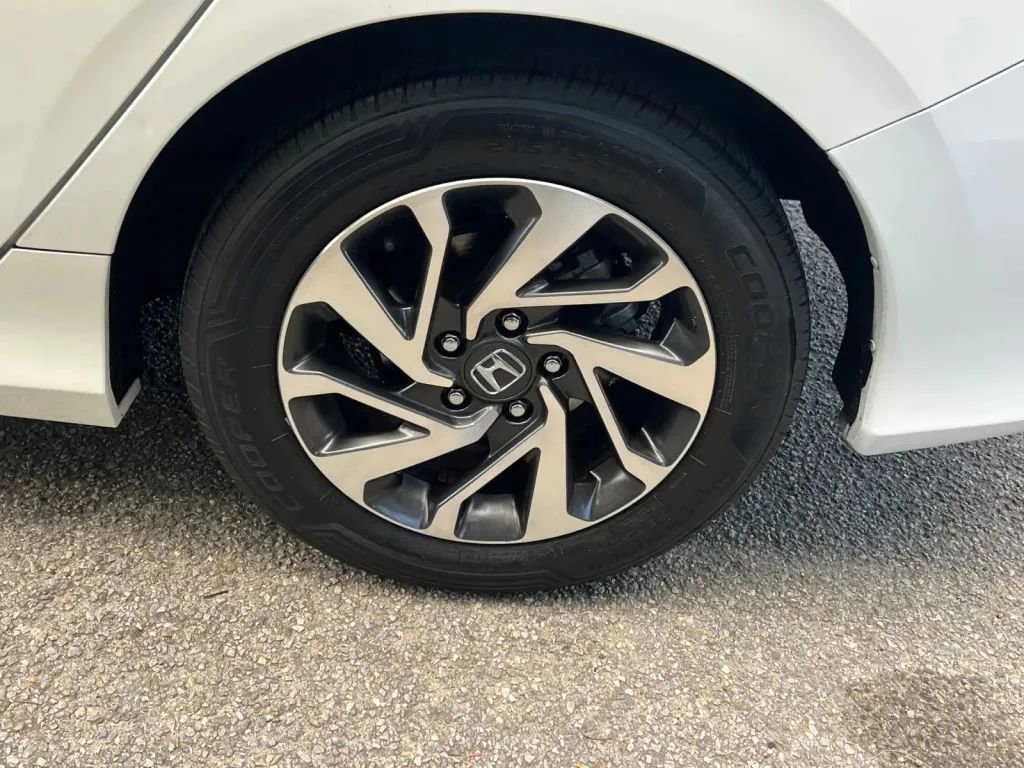 Used 2018 Honda Civic EX image 38