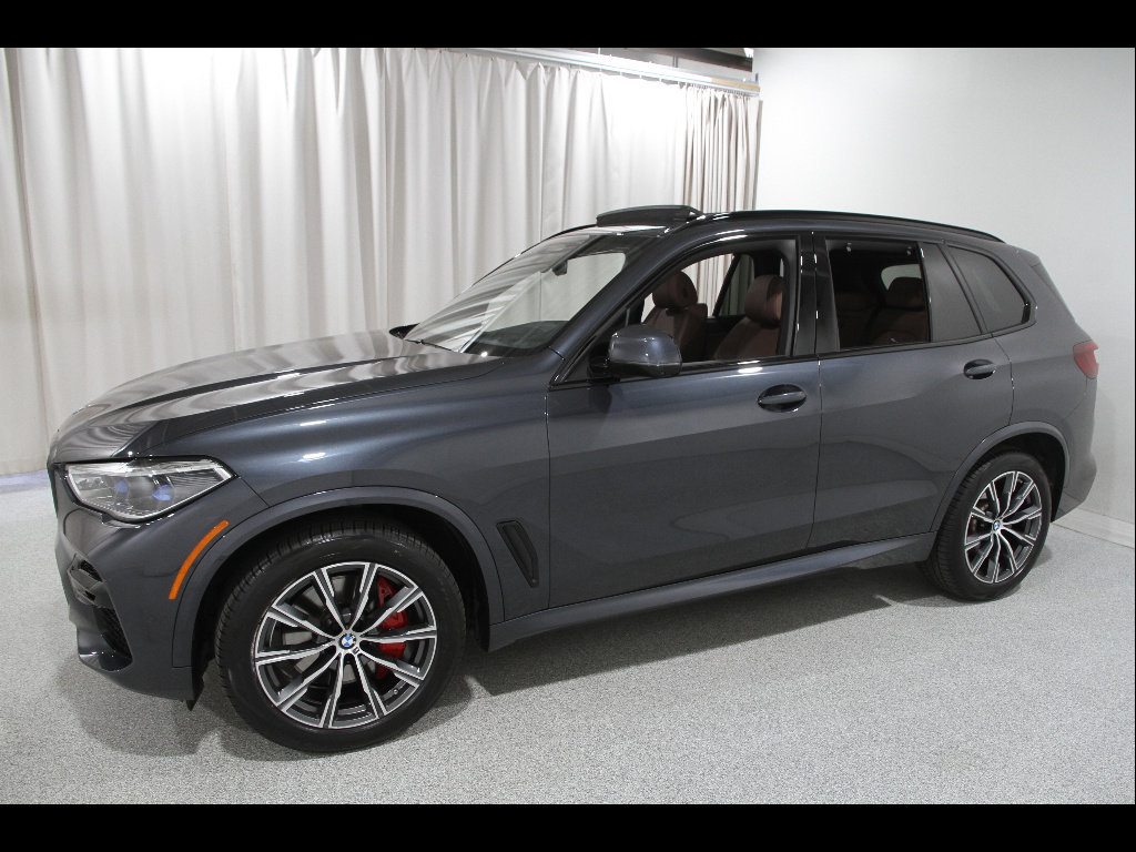 Certified 2022 BMW X5 xDrive40i w/ M Sport Package image 3